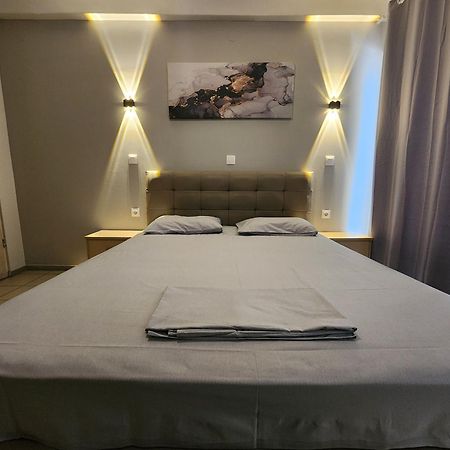 Central Luxury Apartment 罗希姆诺 外观 照片
