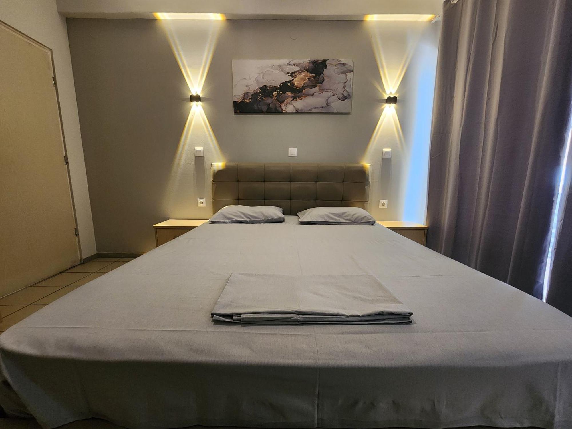 Central Luxury Apartment 罗希姆诺 外观 照片